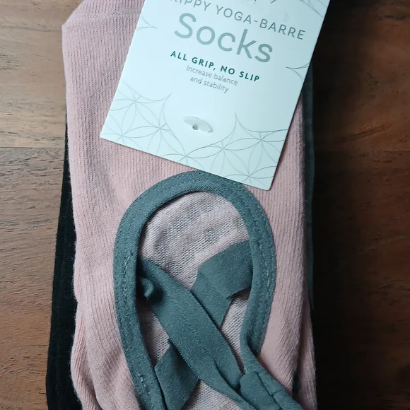 Non-Slip Yoga Socks Set - Black, Gray, Pink - Picture 3 of 7